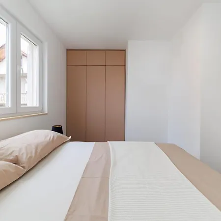 Apartment 23 And 25 With Free Private Parking *