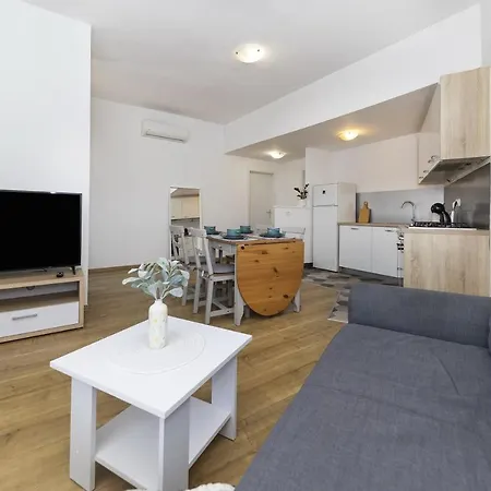 Apartment 23 And 25 With Free Private Parking