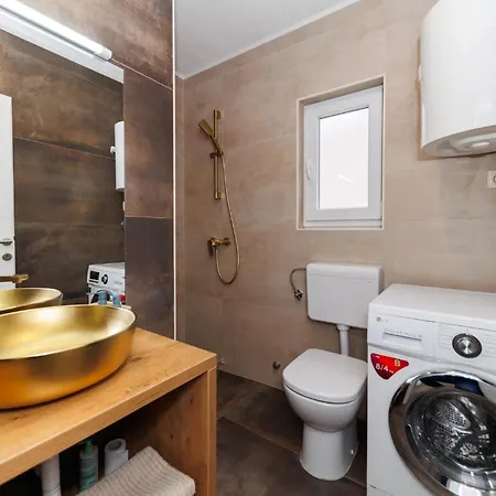 23 And 25 With Free Private Parking * Zadar