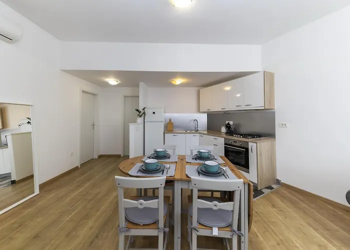 23 And 25 With Free Private Parking Zadar