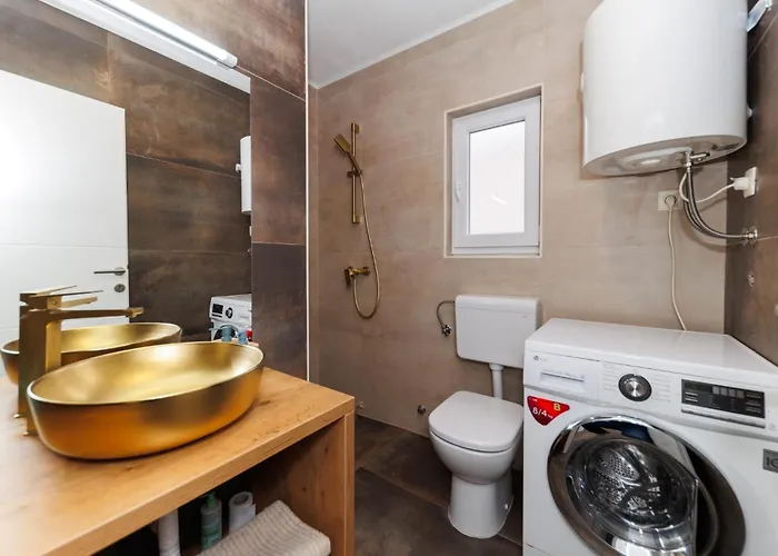 23 And 25 With Free Private Parking * Zadar